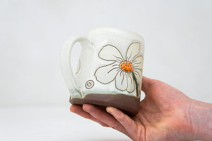 White Flower mug in Bone