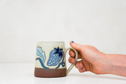 Blue Strawberry mug in Bone