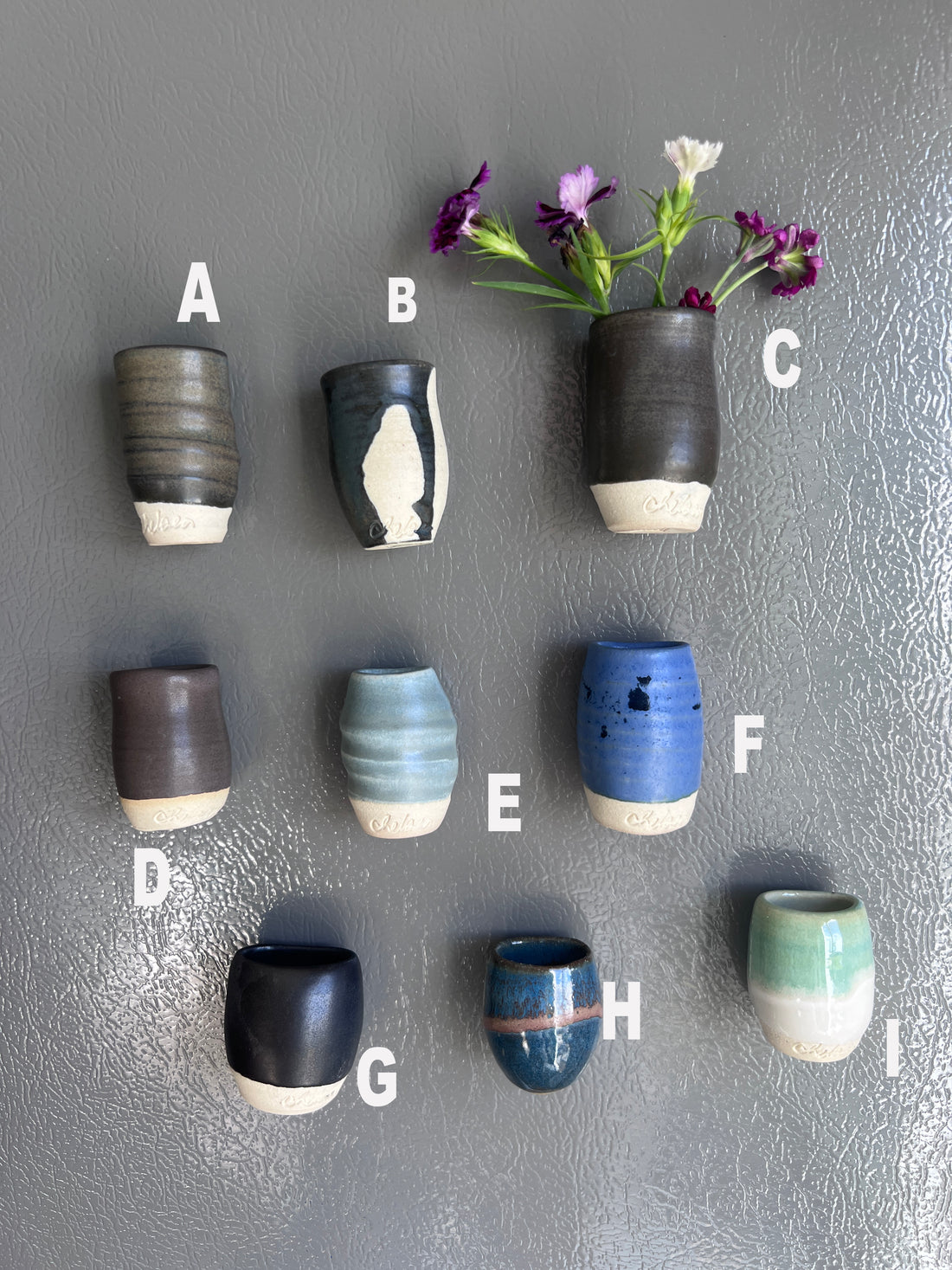MAGNET bud vases in Multi
