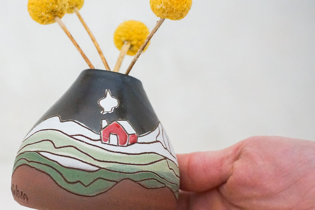 Red house Darby Bud vase image 1