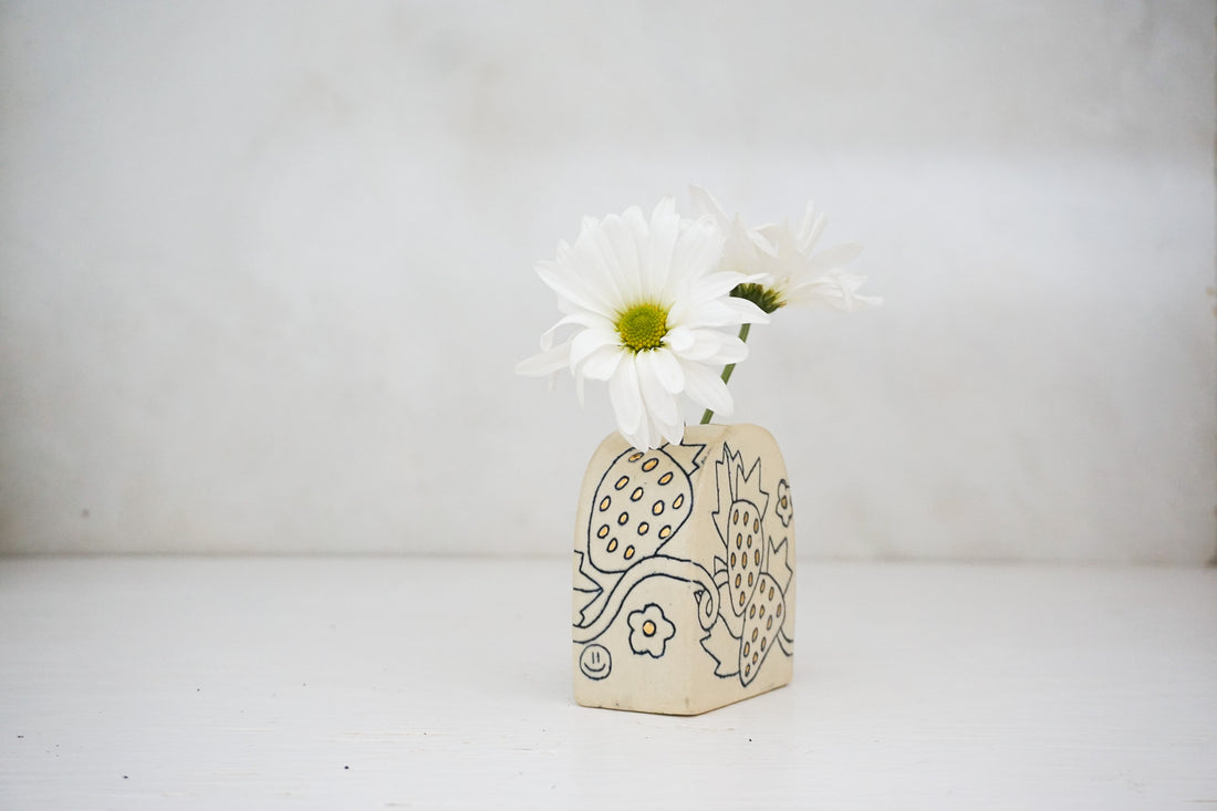 Strawberry Cobalt inlay GOLD Budvase image 1